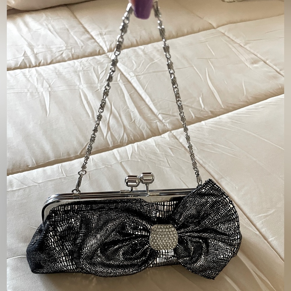 Evening bag in pristine condition